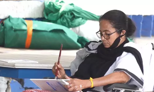 പ്രതിഷേധ ധര്‍ണ അവസാനിച്ചു; മമത ബാനര്‍ജി നാളെ കുച്ച്ബിഹാറിലേക്ക്