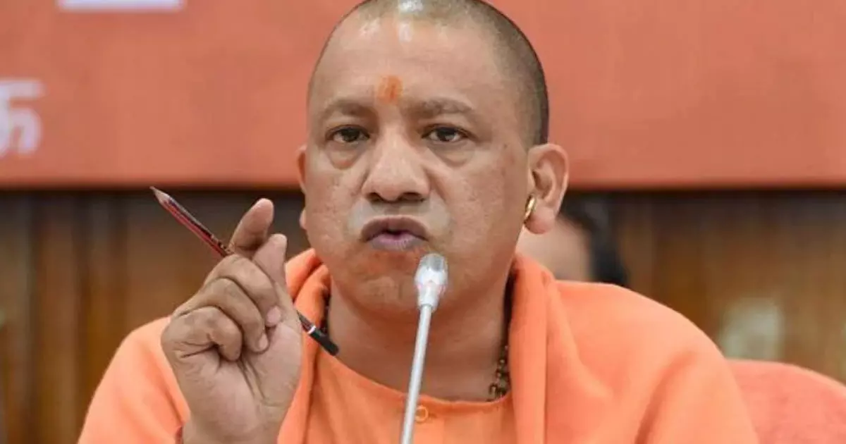 ഓക്‌സിജൻ ക്ഷാമം: അഭ്യൂഹങ്ങൾ പരത്തുന്നവരുടെ സ്വത്ത് പിടിച്ചെടുക്കുമെന്ന് ഭീഷണിപ്പെടുത്തി യോഗി