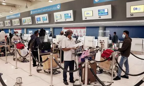 ഷാർജ യാത്രക്കാർക്കുള്ള കോവിഡ് മാനദണ്ഡങ്ങളില്‍ മാറ്റം വരുത്തി