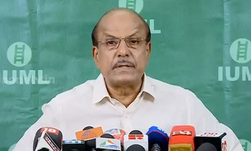 റെയ്ഡ് രാഷ്ട്രീയപ്രേരിതമെന്ന് കുഞ്ഞാലിക്കുട്ടി; ഷാജിക്ക് പാർട്ടിയുടെ പിന്തുണ