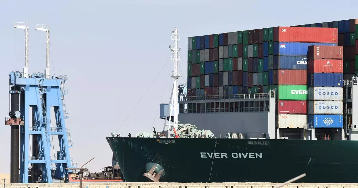 നഷ്ടപരിഹാരം വേണം: സൂയസില്‍ തടസം സൃഷ്ടിച്ച എവര്‍ ഗിവണ്‍ പിടിച്ചെടുത്ത് ഈജിപ്ത്‌