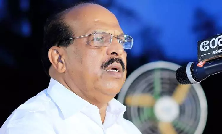 സ്ത്രീത്വത്തെ അപമാനിച്ചുവെന്നാരോപിച്ച് മന്ത്രി ജി.സുധാകരനെതിരെ പരാതി