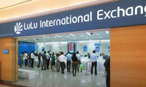 രൂപയുടെ മൂല്യം ഇടിഞ്ഞത് നേട്ടമാക്കി പ്രവാസികൾ:   നാട്ടിലേക്ക് പണമൊഴുക്ക് വർധിച്ചു