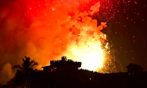 തൃശൂർ പൂരം വെടിക്കെട്ടിന് അനുമതി