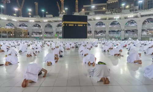 വിദേശ തീർത്ഥാടകർക്കും ഉംറ ചെയ്യാൻ അനുവാദം; നിബന്ധനകളുമായി സൗദി ഹജ്ജ് ഉംറ മന്ത്രാലയം