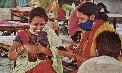 കോവിഡ് പിടിവിട്ടു; ഒരു ചിതയിൽ അഞ്ചു പേർ വരെ- ഗുജറാത്തിൽ കൂട്ടശവദാഹം