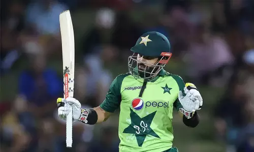 നന്നായി കളിക്കുന്നത് ശമ്പളം ഹലാലാക്കാൻ: പാക് താരം റിസ്‌വാൻ