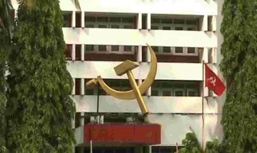 എ.കെ.ജി സെന്റർ ആക്രമണം: അക്രമിയെ ഇനിയും കണ്ടെത്താനായില്ല; ഇരുട്ടിൽതപ്പി പൊലീസ്