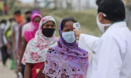 തുടർച്ചയായ രണ്ടാം ദിനവും രാജ്യത്തെ പ്രതിദിന കോവിഡ് കേസുകൾ രണ്ട് ലക്ഷത്തിന് മുകളില്‍