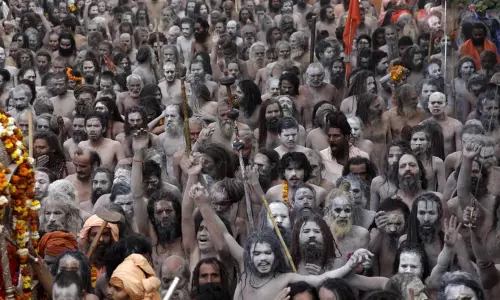 കുംഭമേളയിലെ മുഖ്യ പുരോഹിതൻ കോവിഡ്​ ബാധിച്ച്​ മരിച്ചു