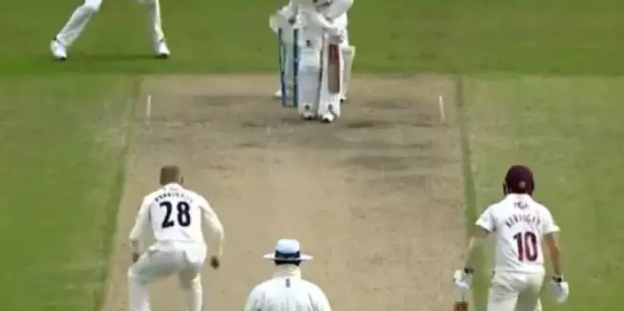 അതേ വേദിയിൽ ഷെയിൻ വോണിന്റെ ആ നൂറ്റാണ്ടിന്റെ പന്ത് വീണ്ടും പിറന്നു!