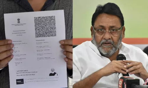 കോവിഡ് വാക്സിനേഷന് സര്ട്ടിഫിക്കറ്റിലേത് പോലെ മരണസര്ട്ടിഫിക്കറ്റിലും മോദിയുടെ ഫോട്ടോ വേണം; മഹാരാഷ്ട്ര മന്ത്രി കോവിഡ് വാക്സിനേഷന് സര്ട്ടിഫിക്കറ്റിലേത് പോലെ മരണസര്ട്ടിഫിക്കറ്റിലും മോദിയുടെ ഫോട്ടോ വേണം; മഹാരാഷ്ട്ര മന്ത്രി