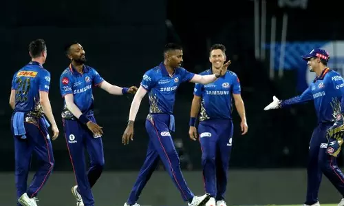 അത്ഭുതങ്ങള്‍ സംഭവിച്ചില്ല; സണ്‍റൈസേഴ്‌സ് ഹൈദരാബാദിനെ മുംബൈ ഇന്ത്യന്‍സ് കീഴടക്കി