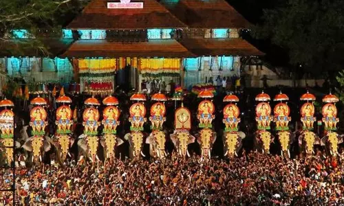 തൃശൂര് പൂരം മാറ്റി വെക്കണമെന്നാവശ്യപ്പെട്ട് സാംസ്കാരിക കൂട്ടായ്മ തൃശൂര് പൂരം മാറ്റി വെക്കണമെന്നാവശ്യപ്പെട്ട് സാംസ്കാരിക കൂട്ടായ്മ