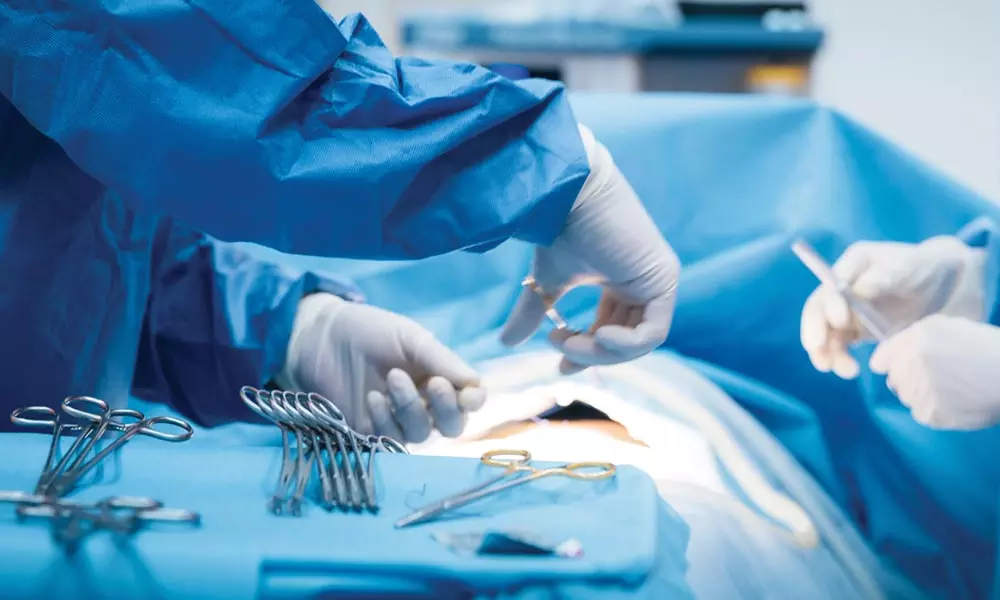 ശ്രീചിത്രയിൽ രോഗികൾക്കും ജീവനക്കാർക്കും കോവിഡ്; ഹൃദയ ശസ്ത്രക്രിയ നിലച്ചു ശ്രീചിത്രയിൽ രോഗികൾക്കും ജീവനക്കാർക്കും കോവിഡ്; ഹൃദയ ശസ്ത്രക്രിയ നിലച്ചു