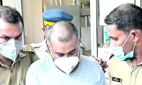 വൈഗയുടെ മരണം: ഫ്ലാറ്റില് നിന്ന് കണ്ടെത്തിയ രക്തക്കറ ആരുടേത്? വൈഗയുടെ മരണം: ഫ്ലാറ്റില് നിന്ന് കണ്ടെത്തിയ രക്തക്കറ ആരുടേത്?