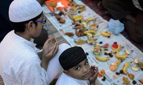 കോവിഡ്; മലപ്പുറത്ത് ഇഫ്താര് സംഗമങ്ങള് ഒഴിവാക്കാനും ആൾക്കൂട്ടം പരിമിതപ്പെടുത്താനും നിർദ്ദേശം കോവിഡ്; മലപ്പുറത്ത് ഇഫ്താര് സംഗമങ്ങള് ഒഴിവാക്കാനും ആൾക്കൂട്ടം പരിമിതപ്പെടുത്താനും നിർദ്ദേശം