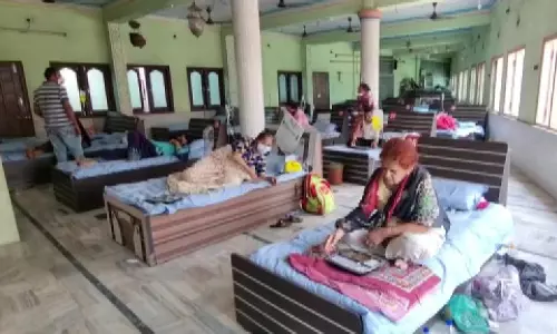 റമദാൻ മാസത്തില് ഇതില് കൂടുതല് ഞങ്ങളെന്ത് ചെയ്യാന്: ഗുജറാത്തില് മുസ്ലിം പള്ളി കോവിഡ് സെന്ററാക്കി റമദാൻ മാസത്തില് ഇതില് കൂടുതല് ഞങ്ങളെന്ത് ചെയ്യാന്: ഗുജറാത്തില് മുസ്ലിം പള്ളി കോവിഡ് സെന്ററാക്കി