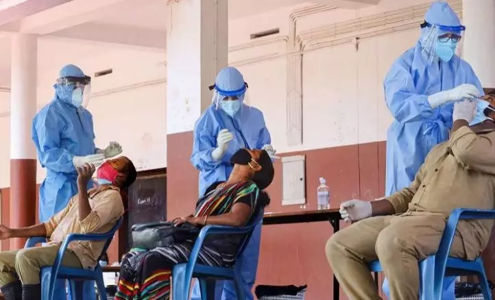 കേരളത്തില് കോവിഡ് രണ്ടാം ഘട്ട കൂട്ടപരിശോധന ഇന്ന് മുതൽ കേരളത്തില് കോവിഡ് രണ്ടാം ഘട്ട കൂട്ടപരിശോധന ഇന്ന് മുതൽ