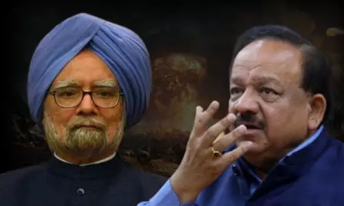 പി.ആര് പണി നിര്ത്തി വിവരമുള്ളവര് പറയുന്നത് കേള്ക്കൂ പി.ആര് പണി നിര്ത്തി വിവരമുള്ളവര് പറയുന്നത് കേള്ക്കൂ