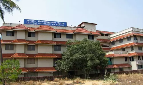 സംഘ്പരിവാര്‍ ഫാസിസ്റ്റ് സ്വഭാവമുള്ള സംഘടനയെന്ന് അധ്യാപകന്‍ ; നടപടി ആവശ്യപ്പെട്ട് എ.ബി.വി.പി