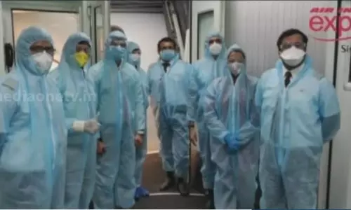 കോവിഡ് പോരാളികളായ ക്യാബിന് ക്രൂവിനെ തഴഞ്ഞ് എയര്ഇന്ത്യ എക്സ്പ്രസ് കോവിഡ് പോരാളികളായ ക്യാബിന് ക്രൂവിനെ തഴഞ്ഞ് എയര്ഇന്ത്യ എക്സ്പ്രസ്