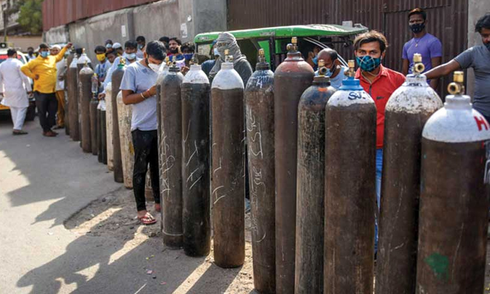 യാചിച്ചോ മോഷ്ടിച്ചോ ഓക്‌സിജൻ എത്തിക്കൂ, കേന്ദ്രം ഉണരാത്തത് എന്ത്? രൂക്ഷവിമർശനവുമായി ഡൽഹി ഹൈക്കോടതി