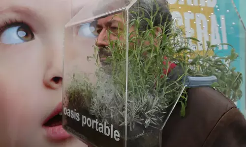 മാസ്കിന് മാസ്കുമായി, ഓക്സിജന് ഓക്സിജനുമായി: കോവിഡില്‍ നിന്ന് രക്ഷ തേടി അലന്‍റെ  വേറിട്ട ആശയം