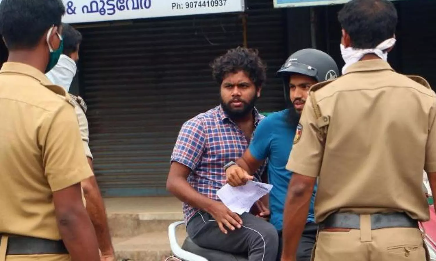 കോവിഡ് വ്യാപനം: പാലക്കാട് ജില്ലയിൽ കൂടുതൽ നിയന്ത്രണങ്ങൾ കോവിഡ് വ്യാപനം: പാലക്കാട് ജില്ലയിൽ കൂടുതൽ നിയന്ത്രണങ്ങൾ