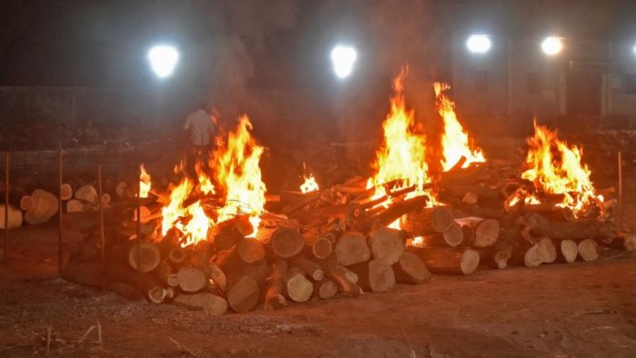 ശ്മശാനത്തിൽ മുസ്‌ലിംകൾ വേണ്ടെന്ന് ബിജെപി; രണ്ടു ദശാബ്ദമായി അവരുണ്ടെന്ന് അധികൃതര്‍