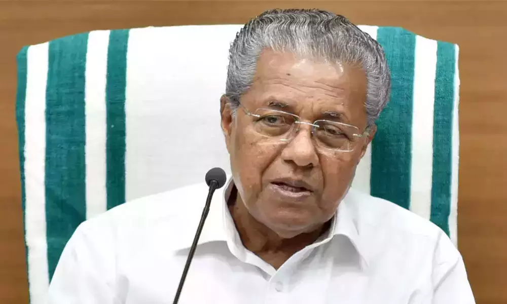 കലക്ടർ തീരുമാനിക്കേണ്ട: ആഹ്ലാദ പ്രകടനം ഒഴിവാക്കുന്നതില് കൊല്ലം കലക്ടറെ തള്ളി മുഖ്യമന്ത്രി കലക്ടർ തീരുമാനിക്കേണ്ട: ആഹ്ലാദ പ്രകടനം ഒഴിവാക്കുന്നതില് കൊല്ലം കലക്ടറെ തള്ളി മുഖ്യമന്ത്രി