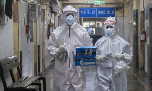 രാജ്യത്ത് തുടർച്ചയായ രണ്ടാം ദിവസവും മൂന്ന് ലക്ഷം കടന്ന് പ്രതിദിന കോവിഡ് കേസുകൾ