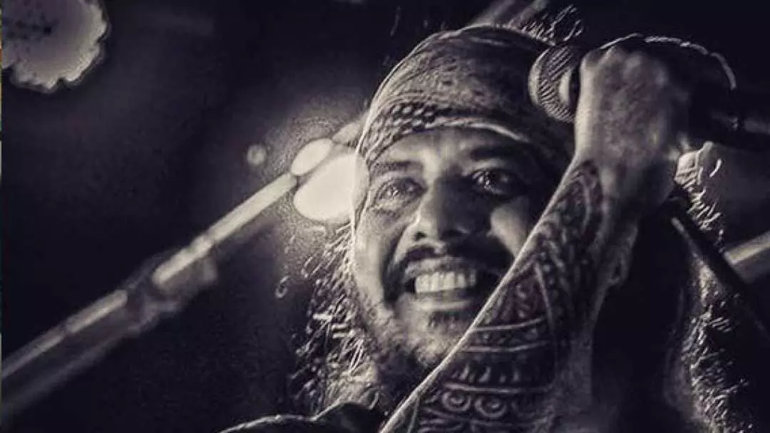 കോവിഡില്‍ സാമ്പത്തിക ബുദ്ധിമുട്ട് അനുഭവിക്കുന്നവരെ സഹായിക്കൂ, 20 മിനുറ്റ് പ്രൈവറ്റ് ലൈവില്‍ വന്ന് പാടാം; ചലഞ്ചുമായി ഹരീഷ് ശിവരാമകൃഷ്ണന്‍