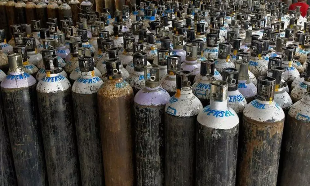 കേരളത്തിൽ ഓക്സിജൻ ആവശ്യത്തിന് സ്റ്റോക്കുണ്ടെന്ന് മുഖ്യമന്ത്രി കേരളത്തിൽ ഓക്സിജൻ ആവശ്യത്തിന് സ്റ്റോക്കുണ്ടെന്ന് മുഖ്യമന്ത്രി