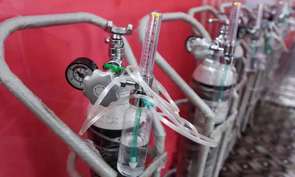 കഴിഞ്ഞ ഏപ്രിലിൽ മിനിറ്റിൽ 50 ലിറ്റർ, ഈ ഏപ്രിലിൽ 1250 ലിറ്റർ; ഇന്ത്യയിൽ ഓക്സിജൻ മിച്ചമുള്ള ഏക സംസ്ഥാനമായി കേരളം കഴിഞ്ഞ ഏപ്രിലിൽ മിനിറ്റിൽ 50 ലിറ്റർ, ഈ ഏപ്രിലിൽ 1250 ലിറ്റർ; ഇന്ത്യയിൽ ഓക്സിജൻ മിച്ചമുള്ള ഏക സംസ്ഥാനമായി കേരളം