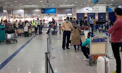 വിമാനത്താവളത്തിന്‍റെ പ്രവര്‍ത്തനം, പ്രവേശനവിലക്ക്, രാത്രികാല കര്‍ഫ്യൂ; കുവൈത്ത് മന്ത്രിസഭാ യോഗം ചേരും 