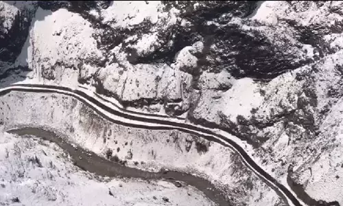 ഉത്തരാഖണ്ഡില്‍ മഞ്ഞുമല തകര്‍ന്ന് അപകടം; എട്ട് മൃതദേഹങ്ങള്‍ കണ്ടെടുത്തു, 384 പേരെ രക്ഷപ്പെടുത്തി