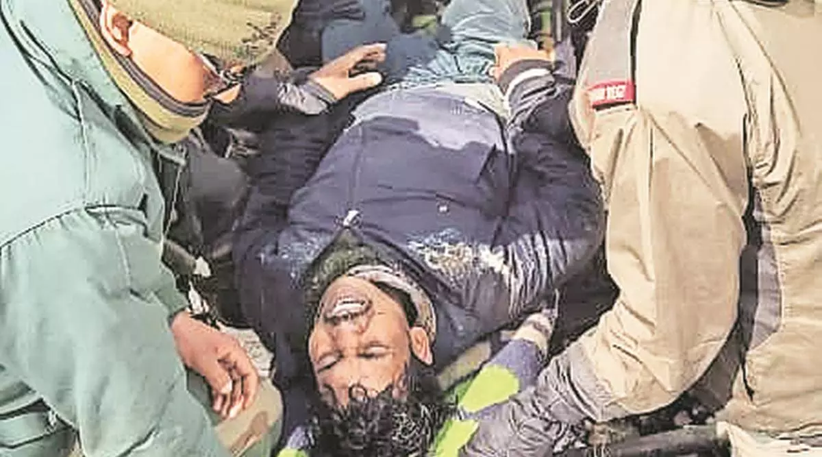 ഉത്തരാഖണ്ഡില് ഹിമപാതത്തിൽ മരിച്ചവരുടെ എണ്ണം പത്തായി; 400 പേരെ രക്ഷപ്പെടുത്തി ഉത്തരാഖണ്ഡില് ഹിമപാതത്തിൽ മരിച്ചവരുടെ എണ്ണം പത്തായി; 400 പേരെ രക്ഷപ്പെടുത്തി