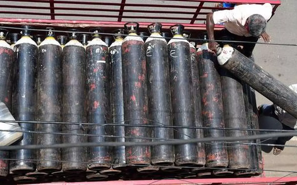 ശ്രീപെരുംപത്തൂരിലെ ഓക്സിജന്‍ ആന്ധ്രക്കും തെലങ്കാനക്കും: എതിര്‍പ്പുമായി തമിഴ്നാട്