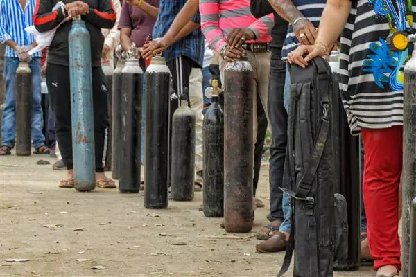 വീണ്ടും ഓക്സിജന് കിട്ടാതെ മരണം; ഹരിയാനയില് മരിച്ചത് നാല് പേര് വീണ്ടും ഓക്സിജന് കിട്ടാതെ മരണം; ഹരിയാനയില് മരിച്ചത് നാല് പേര്