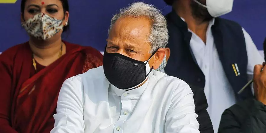 രാജസ്ഥാനിൽ 18 വയസിന് മുകളിലുള്ളവർക്ക് വാക്സിൻ സൗജന്യമായി നൽകുമെന്ന് മുഖ്യമന്ത്രി രാജസ്ഥാനിൽ 18 വയസിന് മുകളിലുള്ളവർക്ക് വാക്സിൻ സൗജന്യമായി നൽകുമെന്ന് മുഖ്യമന്ത്രി