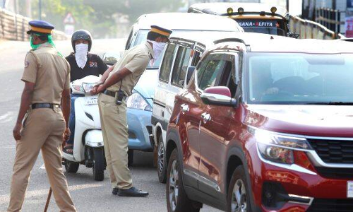 സംസ്ഥാനത്ത് ഇന്നും ലോക്ക്ഡൗൺ സമാന നിയന്ത്രണം