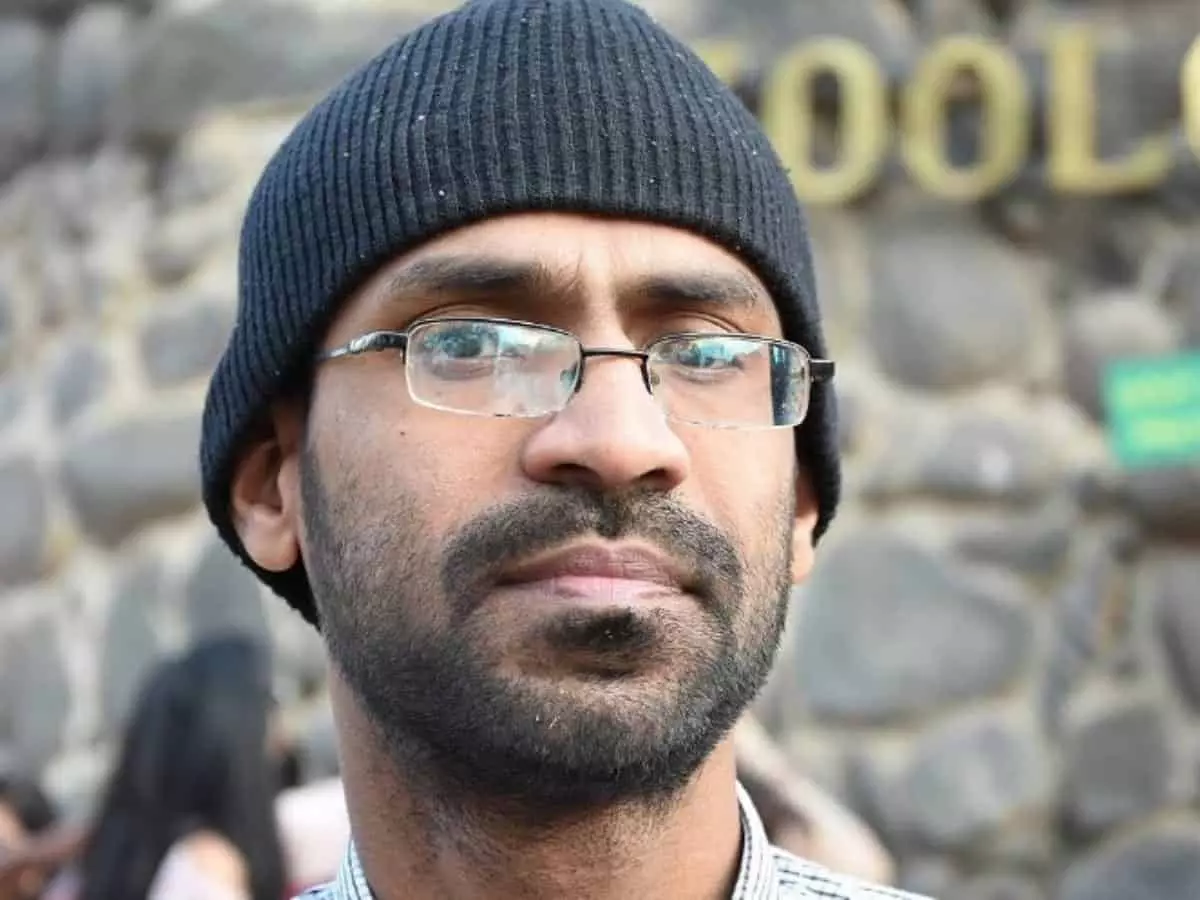 മുനവ്വറലി തങ്ങൾ സിദ്ദീഖ് കാപ്പന്റെ വീട് സന്ദർശിച്ചു മുനവ്വറലി തങ്ങൾ സിദ്ദീഖ് കാപ്പന്റെ വീട് സന്ദർശിച്ചു