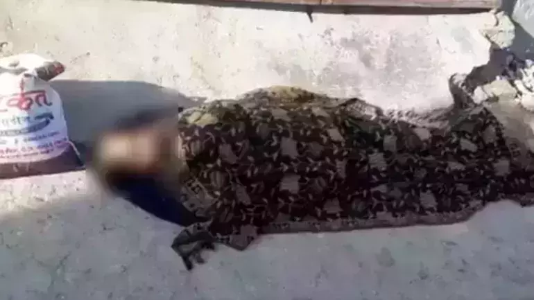 കോവിഡ് ബാധിച്ചതിനെ തുടര്‍ന്ന് വഴിയില്‍ ഉപേക്ഷിച്ച അമ്മ മരിച്ചു; മകനെതിരെ കേസ്