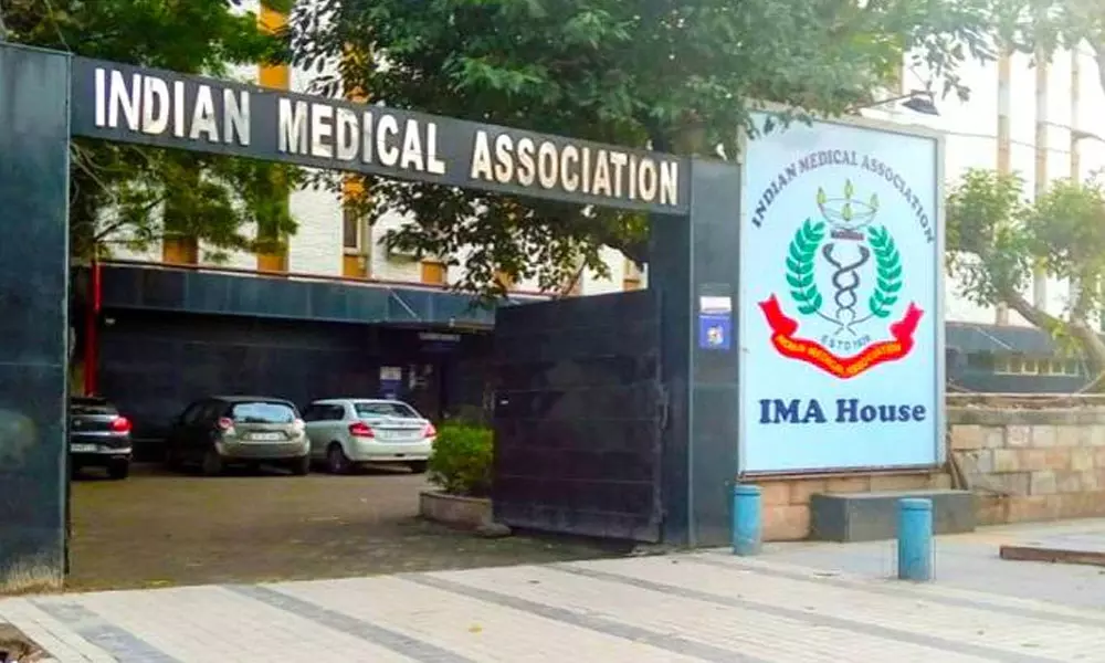 സംസ്ഥാനത്ത് ഒരാഴ്ചത്തേക്ക് ലോക് ഡൗണിന് സമാനമായ നിയന്ത്രണം വേണമെന്ന് ഐഎംഎ സംസ്ഥാനത്ത് ഒരാഴ്ചത്തേക്ക് ലോക് ഡൗണിന് സമാനമായ നിയന്ത്രണം വേണമെന്ന് ഐഎംഎ