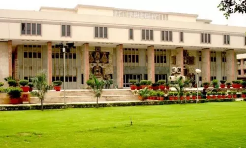 ഡല്‍ഹിയില്‍ ഹൈക്കോടതി ജഡ്ജിമാരുടെ കോവിഡ് ചികിത്സയ്ക്കായി പഞ്ചനക്ഷത്ര ഹോട്ടല്‍