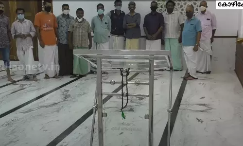 പുതുക്കി പണിത മസ്ജിദിന് ക്ഷേത്ര കമ്മറ്റിയുടെ വക പ്രസംഗ പീഠം