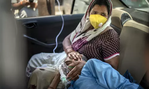 പ്രാണവായുവിനായി പിടഞ്ഞ് ഇന്ത്യ; ചേർത്തു നിർത്തി അറബ് രാജ്യങ്ങൾ