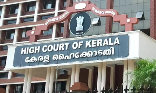 കേന്ദ്രത്തിന്‍റെ വാക്‌സിൻ നയത്തിനെതിരായ ഹരജിയിൽ വാക്സിന്‍ നിര്‍മാണ കമ്പനികള്‍ക്ക് ഹൈക്കോടതി നോട്ടീസ്