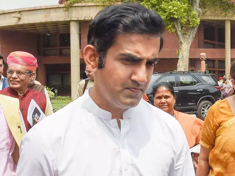 കോവിഡ് മരുന്ന് നല്കാന് ഗംഭീറിന് ലൈസന്സ് ഉണ്ടോ? വിമര്ശവുമായി ഡല്ഹി ഹൈക്കോടതി കോവിഡ് മരുന്ന് നല്കാന് ഗംഭീറിന് ലൈസന്സ് ഉണ്ടോ? വിമര്ശവുമായി ഡല്ഹി ഹൈക്കോടതി